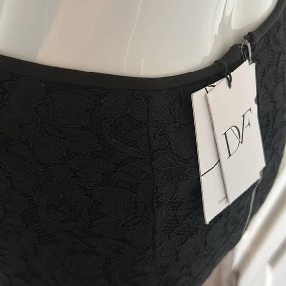 DVF Scotia Lace Pencil Skirt NWT - Picture 16 of 17